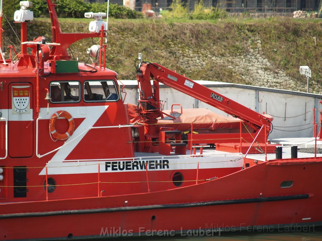 Feuerloeschboot 10-2   P185.JPG